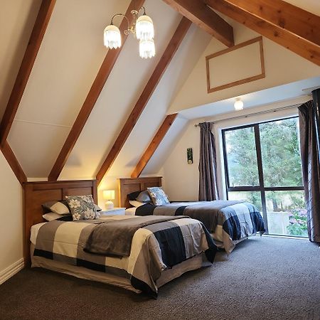 Westholm Lodge Harihari Extérieur photo