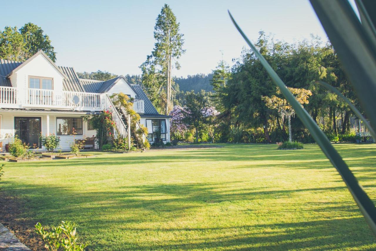 Westholm Lodge Harihari Extérieur photo