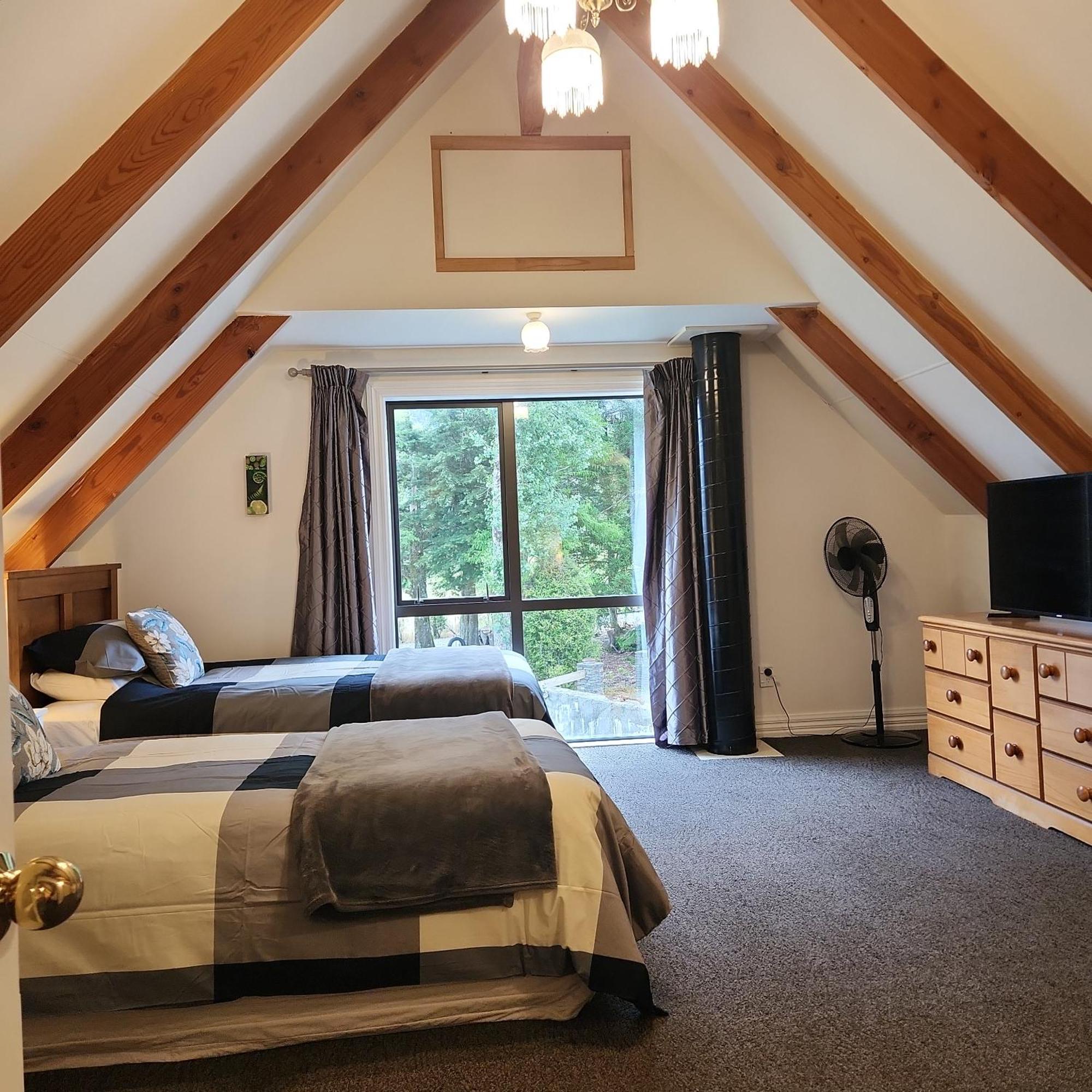 Westholm Lodge Harihari Extérieur photo